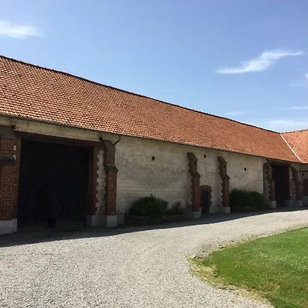Au 220 Country house *