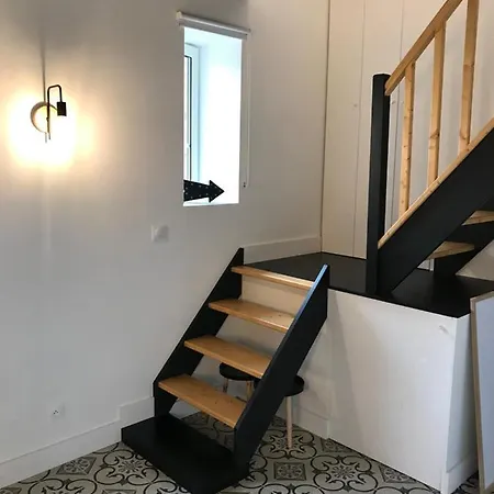 Au 220 Country house Villers-Chatel